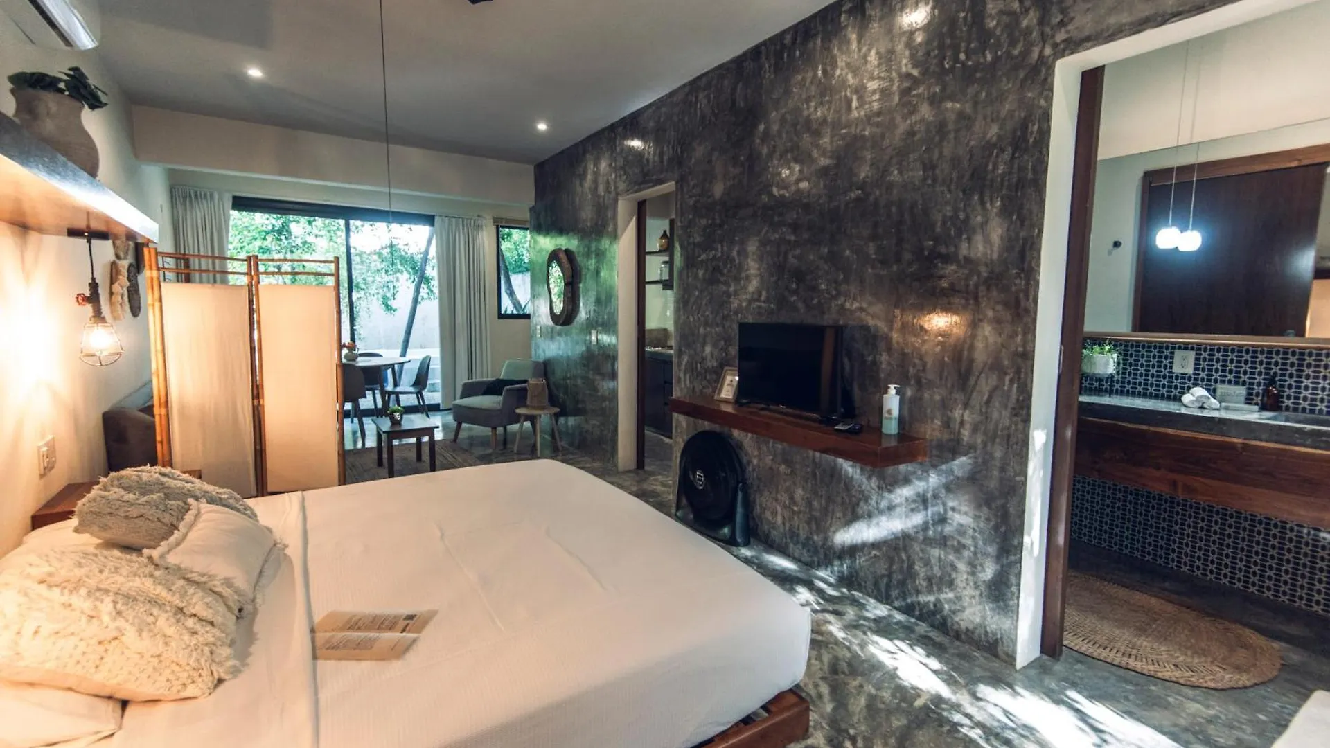 Nomad Humans Coliving Apartments Тулум